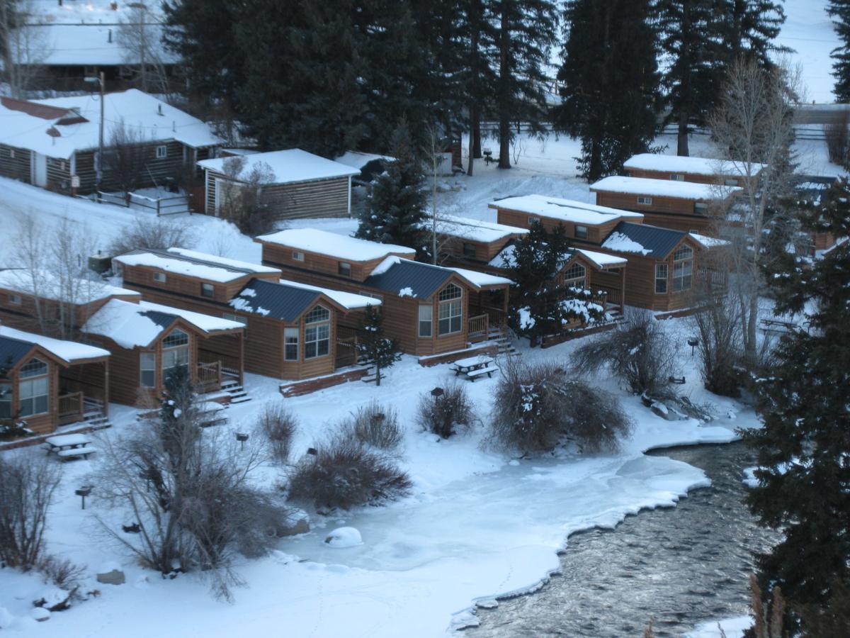 Three Rivers Resort Almont Exterior photo